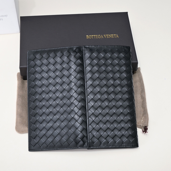 ボッテガヴェネタ財布コピー背面デザイン